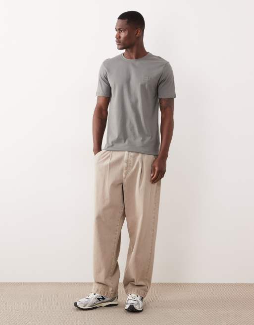 Hugo Boss – T-Shirt aus Baumwolljersey in Dunkelgrau mit Logoaufnäher, 2 von 5