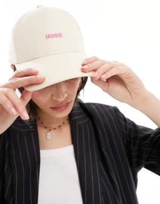 HUGO – Cara – Kappe in Beige 