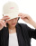 Thumbnail 1 van 4