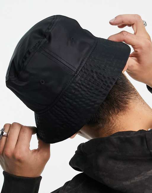 HUGO – Czarny kapelusz typu bucket ze srebrnym logo, 2 z 4