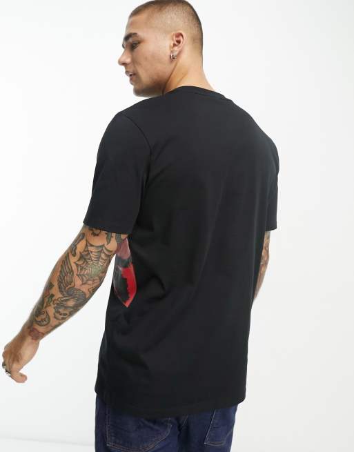HUGO Darmolejo regular fit t-shirt in black with shark print