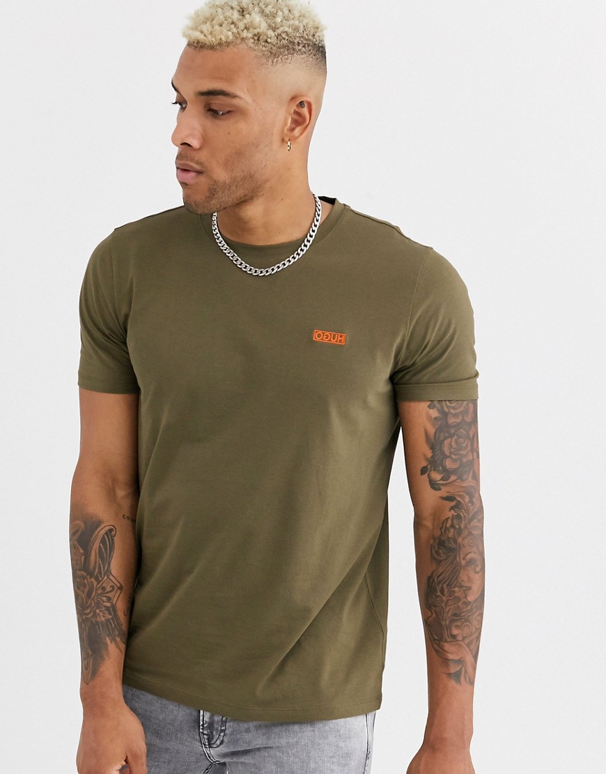 HUGO - Dero - Khakifarvet t-shirt med kontrast broderet logo-Grøn