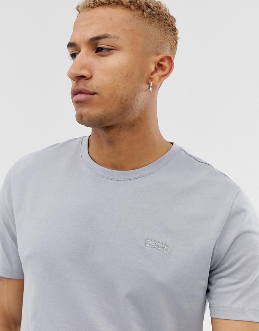 HUGO - Dero - T-shirt met geborduurd logo op de borst in grijs