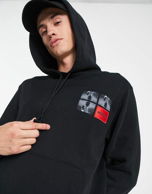 HUGO - Dheel - Hoodie in zwart met skateboardprint op de achterkant