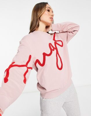 HUGO Diraffe boyfriend fit horizontal script logo sweatshirt in pastel pink - ASOS Price Checker