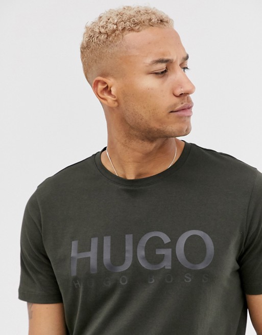 HUGO - Dolive - T-shirt z logo w kolorze khaki JNKV