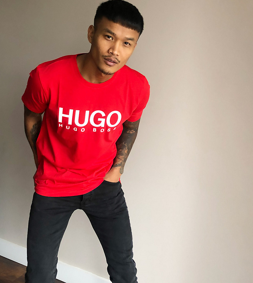 HUGO – Dolive-U3 – Röd t-shirt med logga – Endast hos ASOS