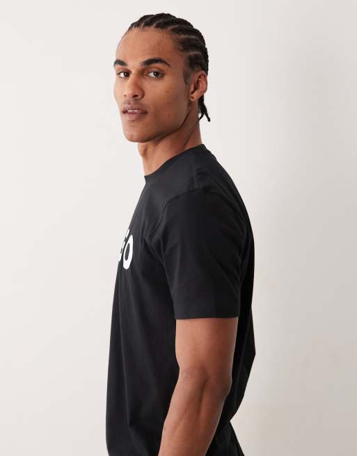 Hugo Dulivio logo t-shirt in black  , 4 of 5