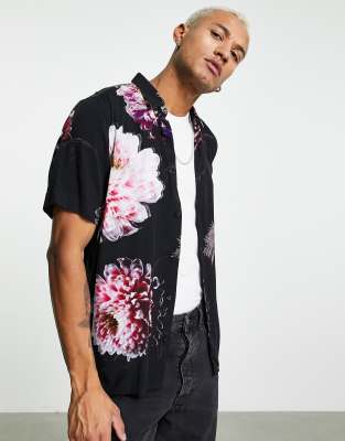 HUGO Ebor flower print short sleeve shirt in  black