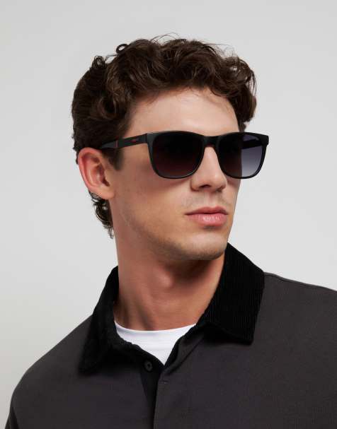 Hugo gafas de sol rectangulares - negras con lentes degradadas grises en negro - view 1