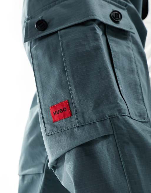 Hugo boss cargo deals trousers