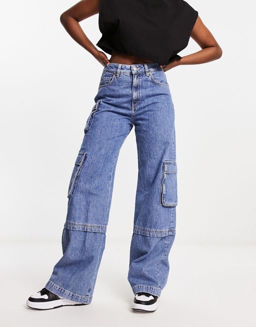 Relaxed Fit Cargo Jeans