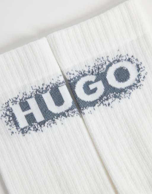HUGO Red – 3er-Pack gerippte Socken in Weiß mit großem Logo und Sprühmuster, 3 von 3
