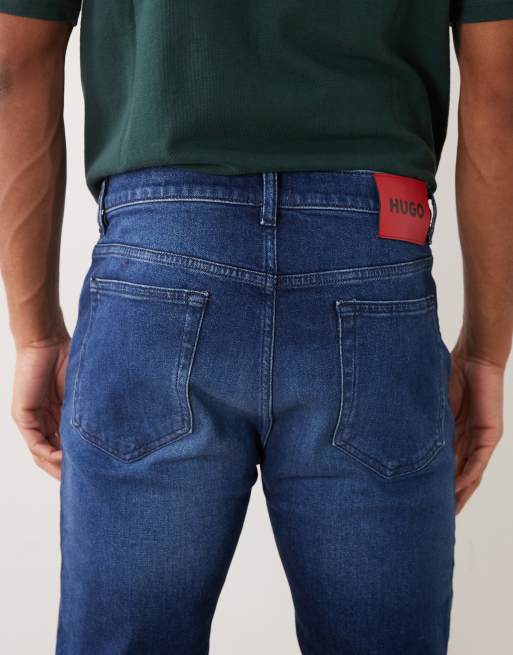 HUGO Red – 708 – Schmal geschnittene Jeans in Dunkelblau, 4 von 5