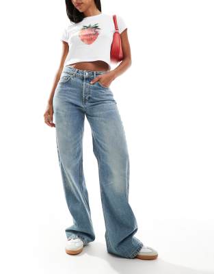 HUGO Red 937 wide leg denim jeans in lightwash blue