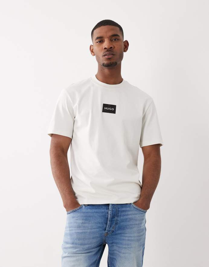 Hugo Red Camiseta blanca holgada con etiqueta del logo