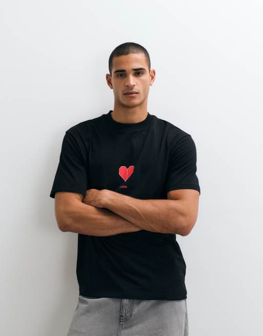 HUGO Red Dalentin relaxed fit heart logo t-shirt in black, 4 of 5