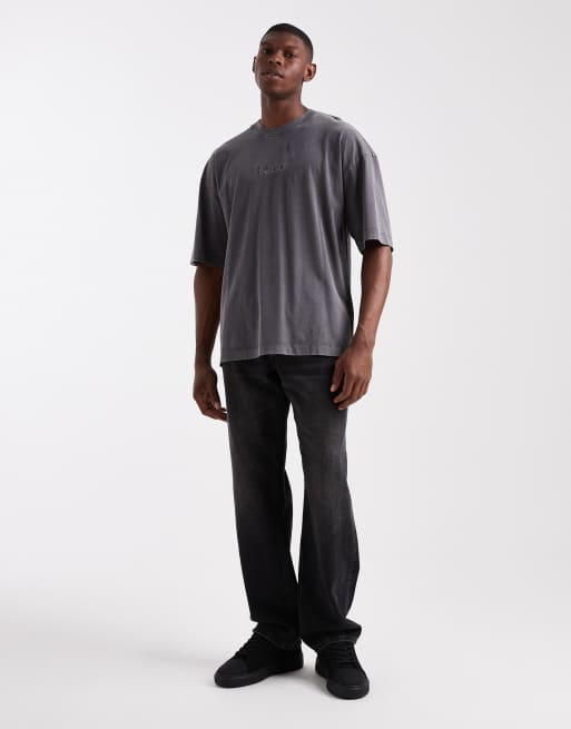 HUGO RED Delw central logo oversized acid wash t-shirt in charcoal, 2 of 5