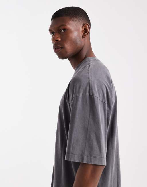 HUGO RED Delw central logo oversized acid wash t-shirt in charcoal, 4 of 5