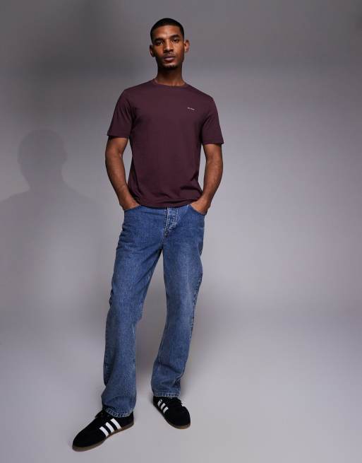 HUGO Red Dero tonal logo t-shirt in light burgundy, 2 of 5