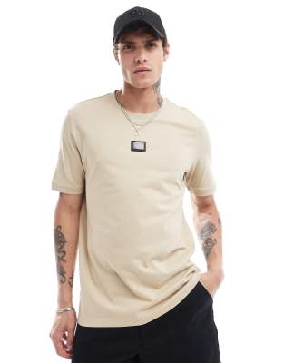 HUGO Red – Diragolino – Beige t-shirt med centrerat logga framtill - view 1