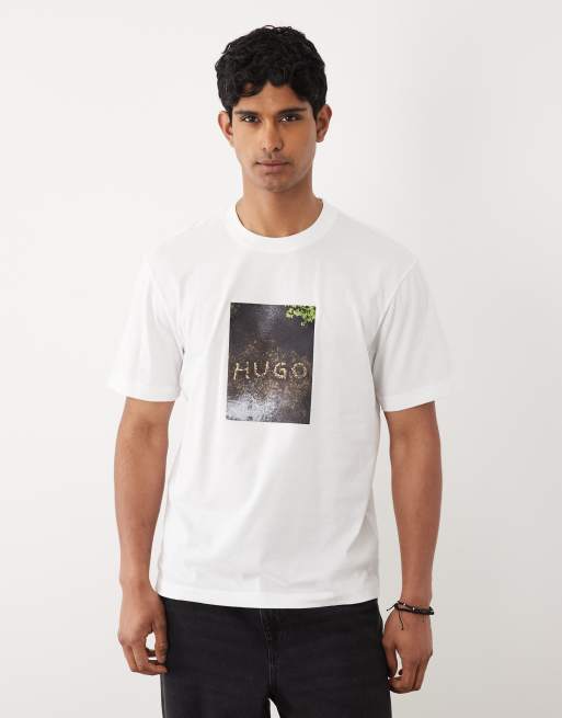 HUGO Red Doreston relaxed fit chest graphic print t-shirt in white, 2 of 5