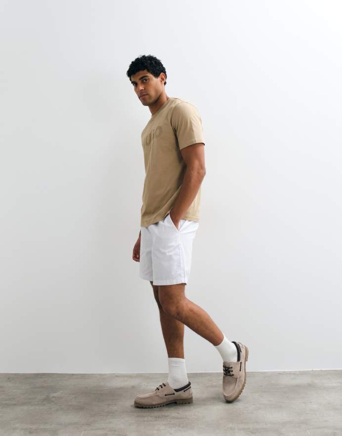Hugo Red Dulivio camiseta beige con estampado tonal en el pecho
