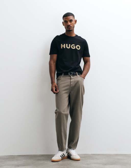 HUGO Red Dulivio t-shirt noir à imprimé ton sur ton sur la poitrine, 2 de 5