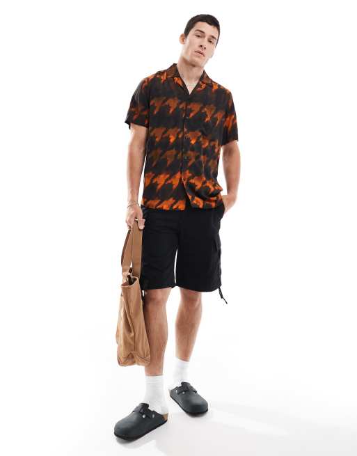 HUGO Red - Ellino - Camicia a maniche corte con colletto a rever e stampa pied de poule arancione