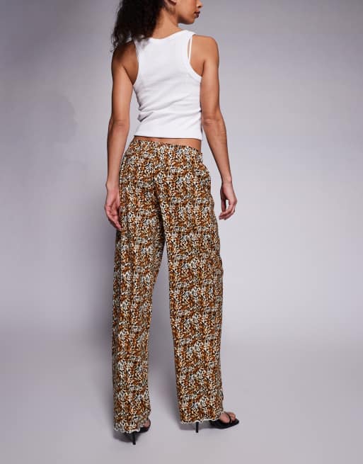 HUGO Red graphic print straight leg trousers in black and brown, 3 of 5