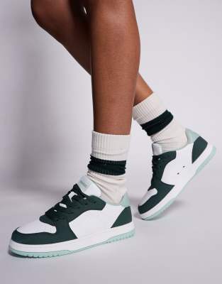 Hadrian contrast panel court sneakers in green and white