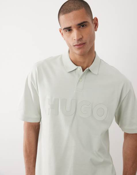 HUGO Red – Jasnozielony T-shirt z kołnierzykiem z guzikami i dużym logo - view 1