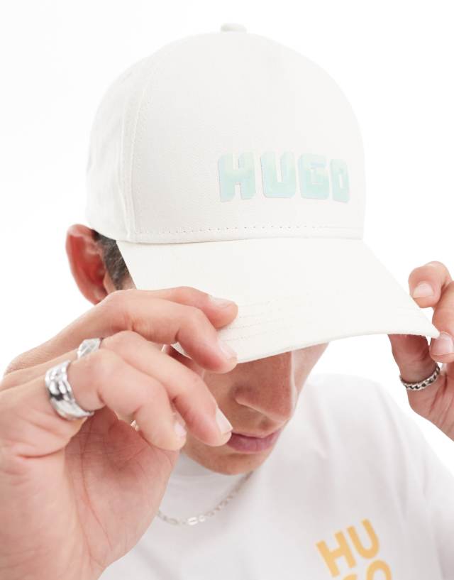 Hugo Red - jude baseball cap in off white