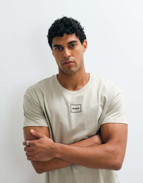 HUGO Red Laze lounge wear set med central logga och avslappnad passform t-shirt i beige - view 1