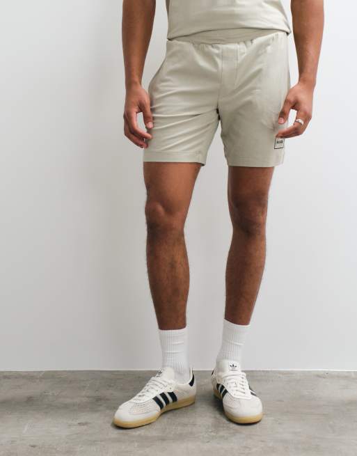 HUGO Red Laze lounge wear set med logga, shorts i beige, 2 av 5