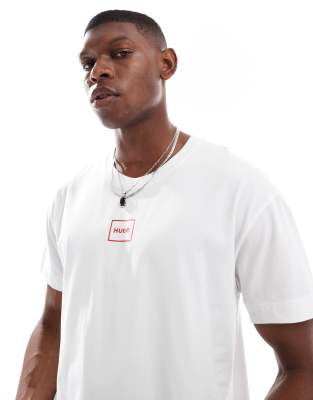 HUGO – Red – Laze – Vit t-shirt med logga - view 1