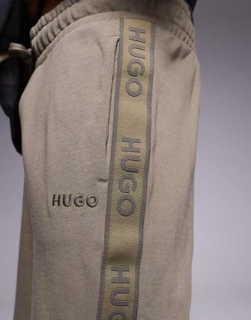 HUGO Red – Liam – Ljusbruna mysshorts med revärer och logga, 5 av 5