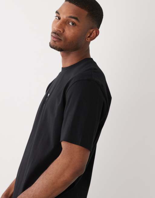 HUGO Red – Locker geschnittenes T-Shirt in Schwarz mit Logo-Aufnäher, 4 von 5