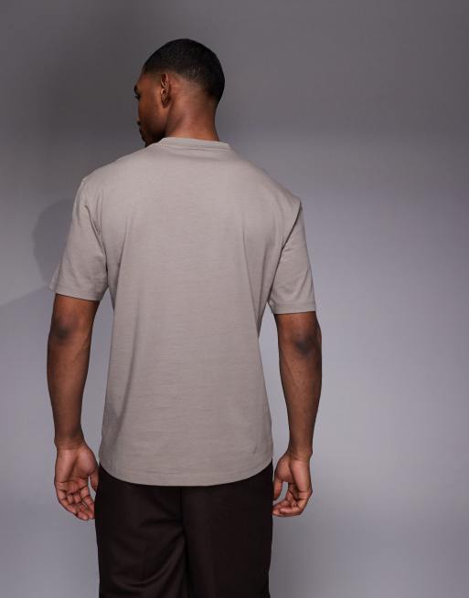 HUGO Red logo label t-shirt in brown, 3 of 5