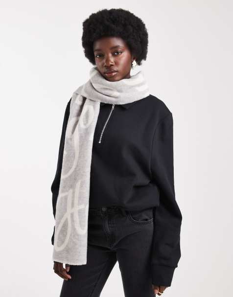 HUGO Red logo scarf in grey - view 1