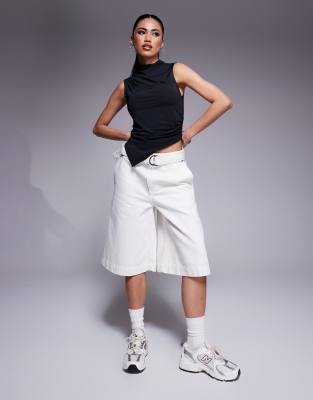 long tailored jorts in off white
