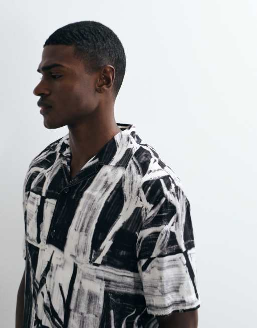 HUGO Red revere collar printed shirt in black, 3 of 5