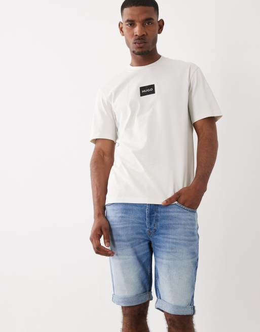 HUGO Red - Smaltoelopende denim short in lichtblauw, 2 van 5