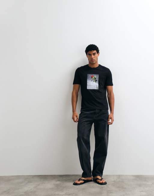 HUGO Red – Svart t-shirt i regular fit med grafiskt tryck , 2 av 5