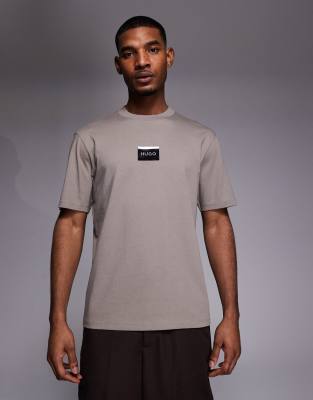 T-Shirt in Braun mit Logo-Etikett-Brown Brown 2XL