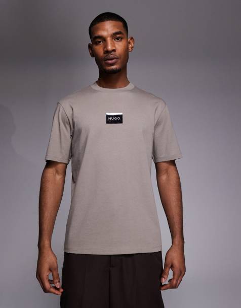 HUGO Red – T-Shirt in Braun mit Logo-Etikett - view 1