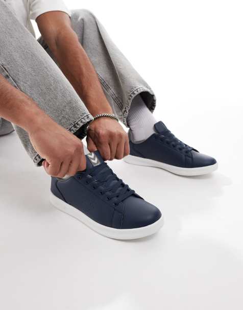 Hummel – Busan – Court-Sneaker in Marineblau - view 1