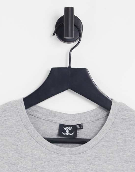 https://images.asos-media.com/products/hummel-classic-logo-t-shirt-in-gray-melange/201456247-3?$n_550w$&wid=550&fit=constrain