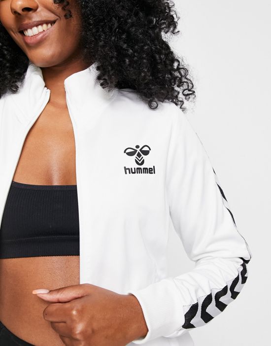 https://images.asos-media.com/products/hummel-classic-taped-track-jacket-in-white/201455538-2?$n_550w$&wid=550&fit=constrain