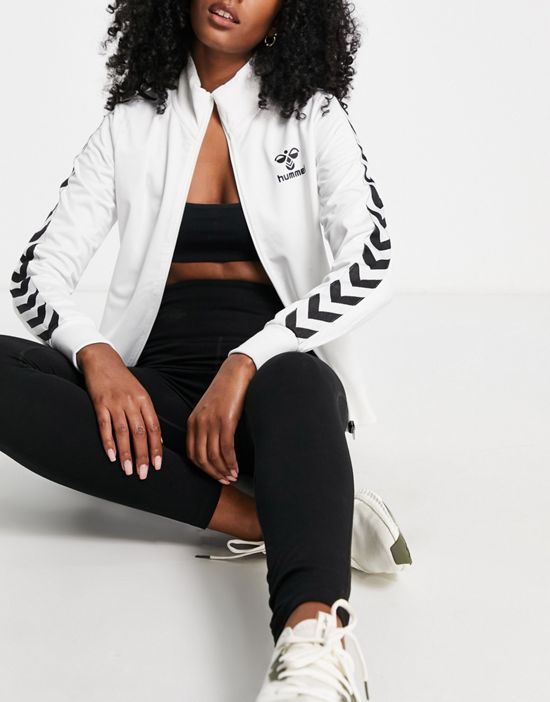 https://images.asos-media.com/products/hummel-classic-taped-track-jacket-in-white/201455538-4?$n_550w$&wid=550&fit=constrain